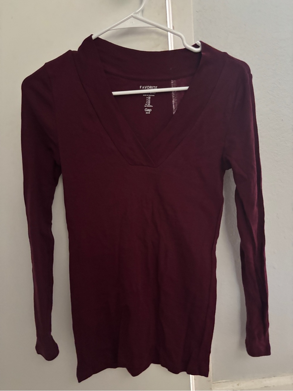 GAP Long Sleeve V-Neck Top